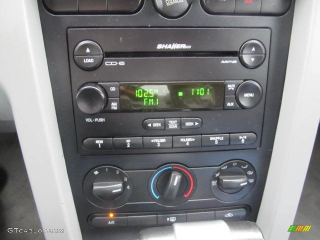 2007 Ford Mustang V6 Deluxe Coupe Audio System Photo #62042973
