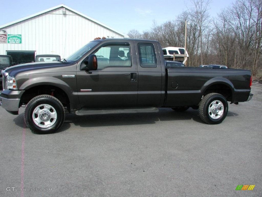 2005 F350 Super Duty XLT SuperCab 4x4 - Dark Stone Metallic / Tan photo #2