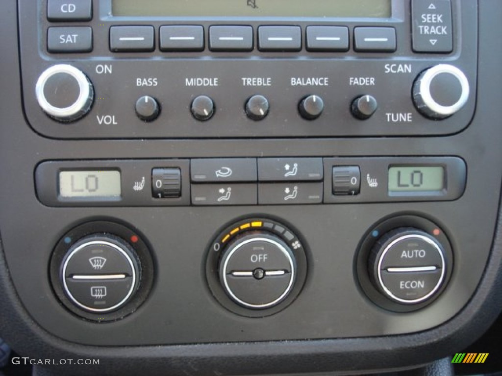 2006 Volkswagen Jetta 2.0T Sedan Controls Photo #62058792