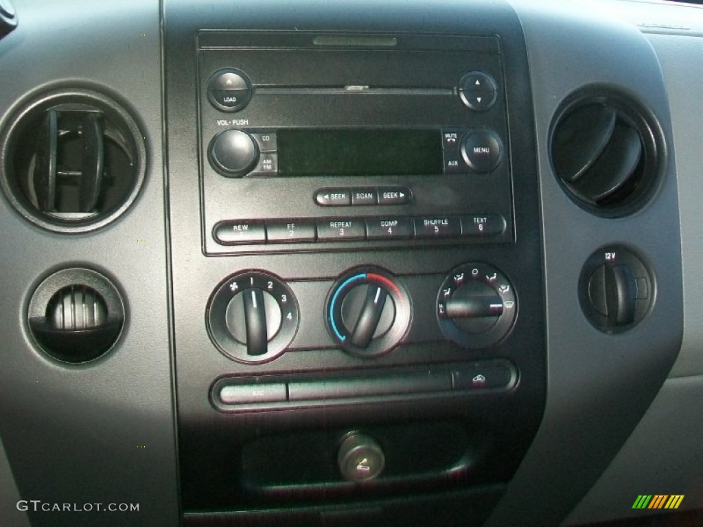 2004 Ford F150 STX SuperCab Controls Photo #62059343