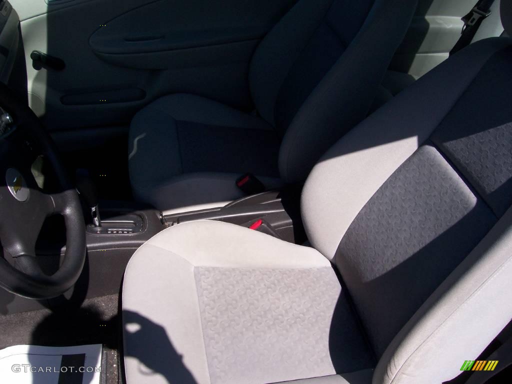 2005 Cobalt Coupe - Summit White / Gray photo #2