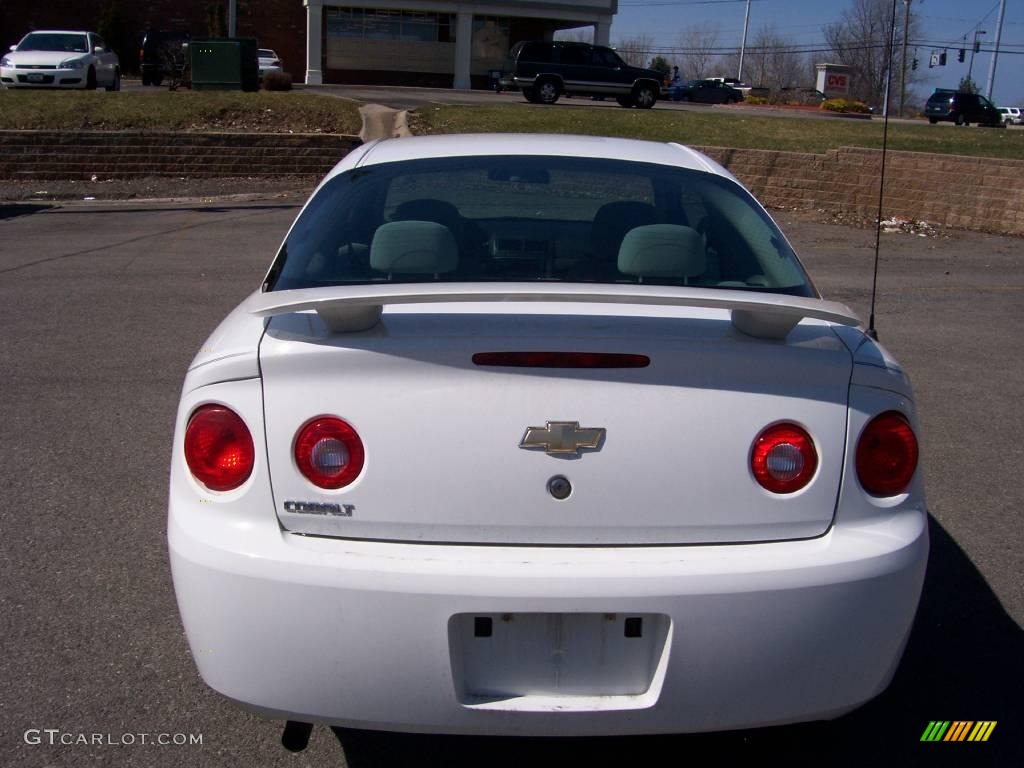 2005 Cobalt Coupe - Summit White / Gray photo #10