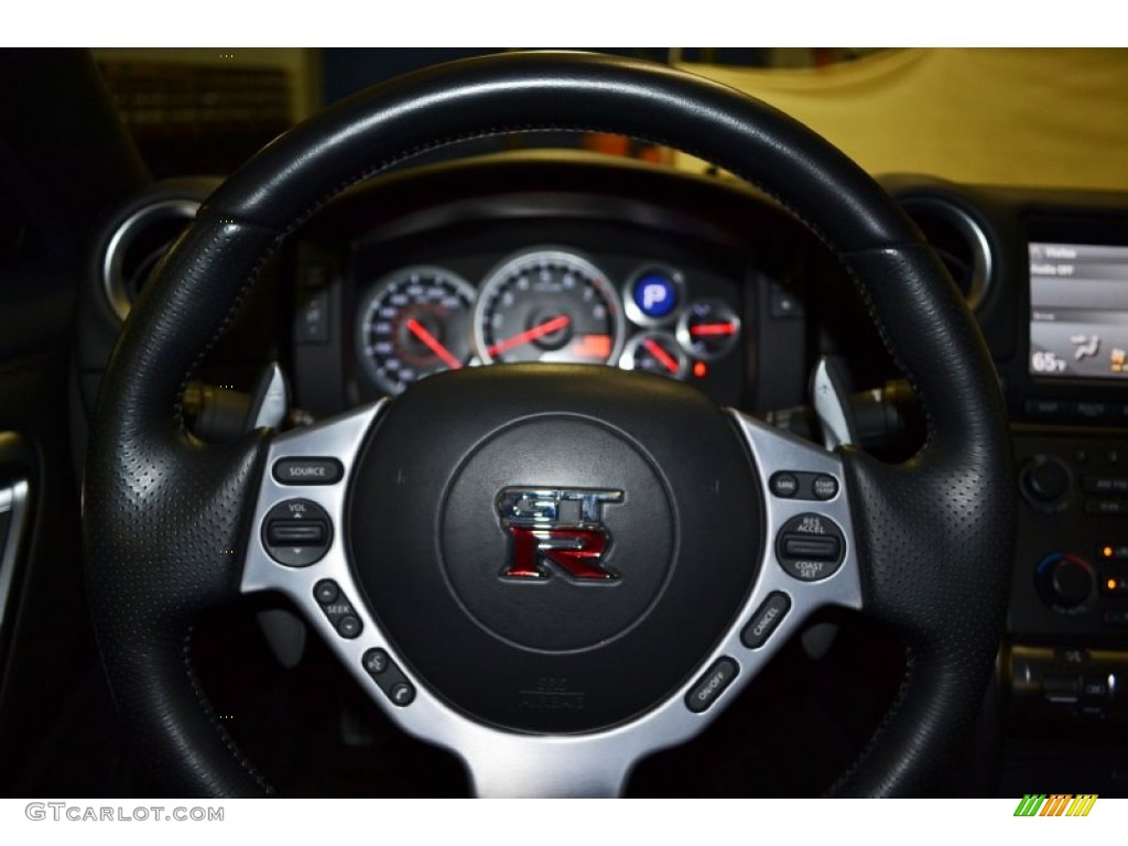 2010 Nissan GT-R Premium Black Steering Wheel Photo #62062830