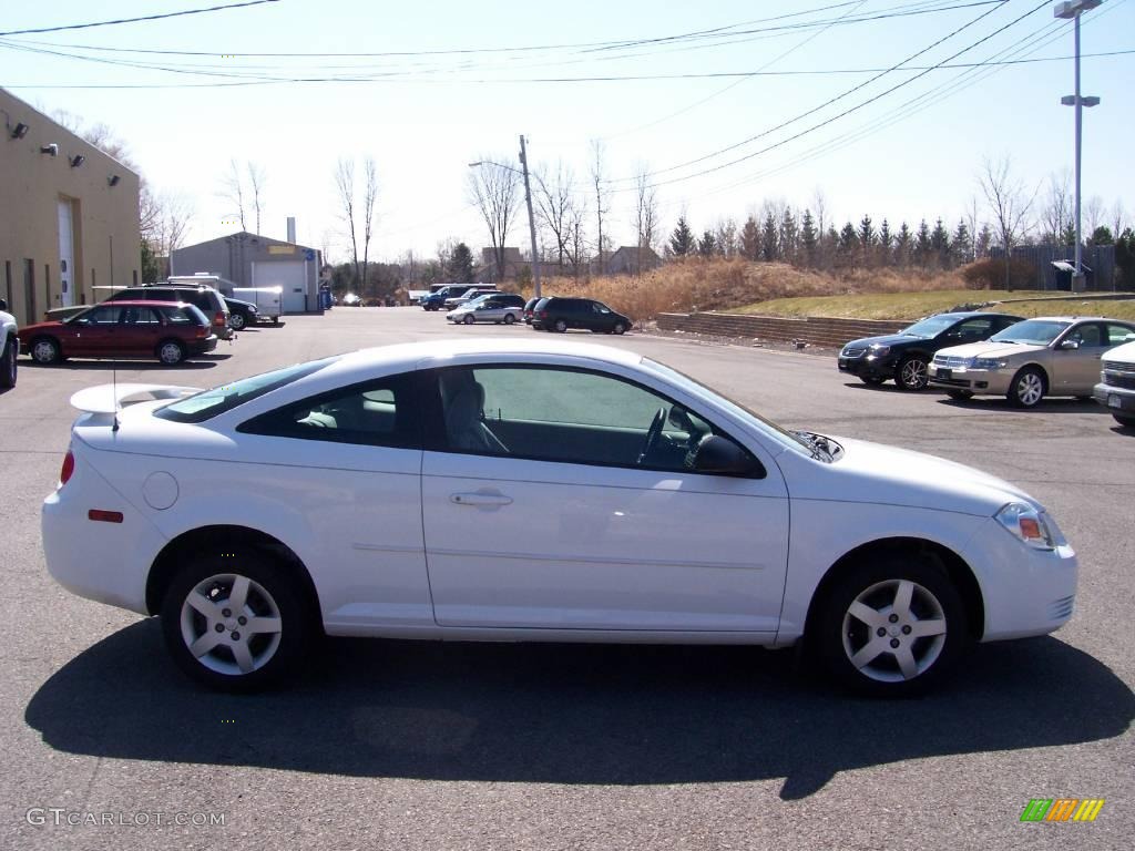 2005 Cobalt Coupe - Summit White / Gray photo #12