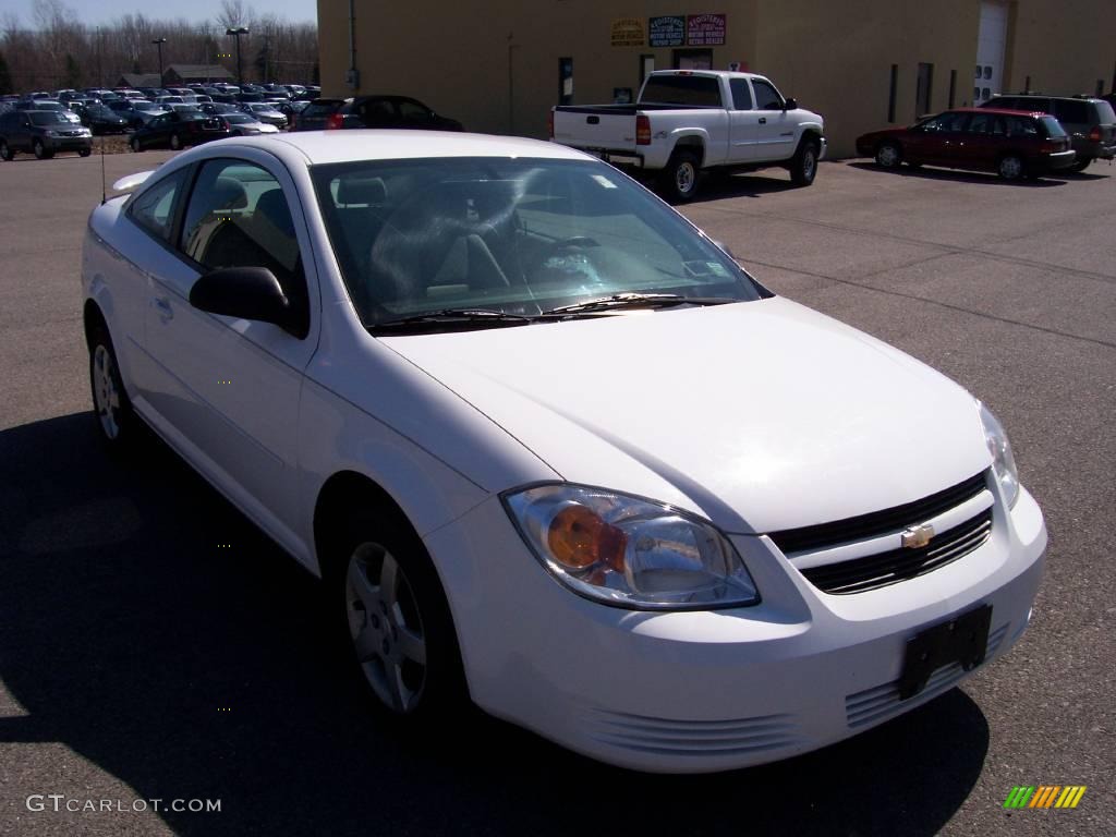 2005 Cobalt Coupe - Summit White / Gray photo #13