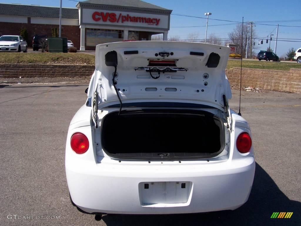 2005 Cobalt Coupe - Summit White / Gray photo #17