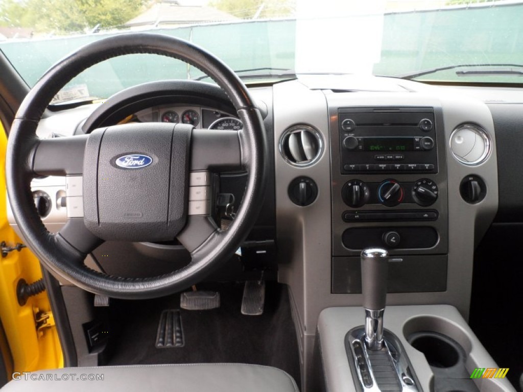 2004 Ford F150 FX4 SuperCrew 4x4 Black/Medium Flint Dashboard Photo #62065011