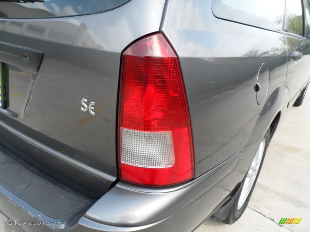 2003 Focus SE Wagon - Liquid Grey Metallic / Medium Graphite photo #18