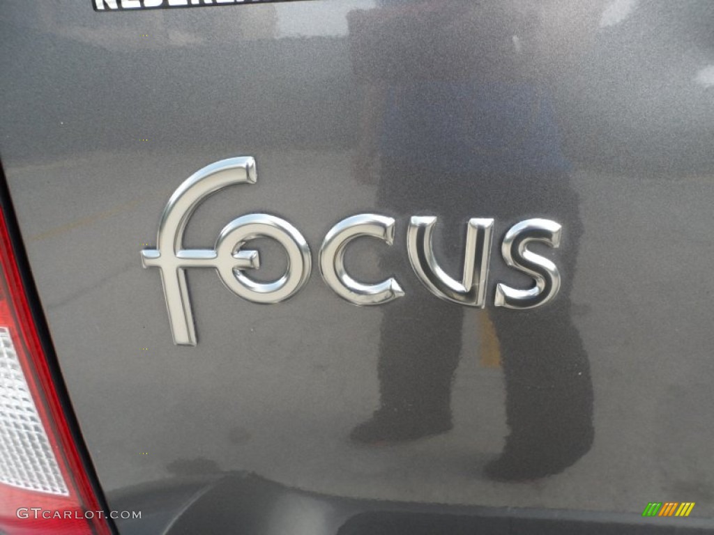 2003 Focus SE Wagon - Liquid Grey Metallic / Medium Graphite photo #20