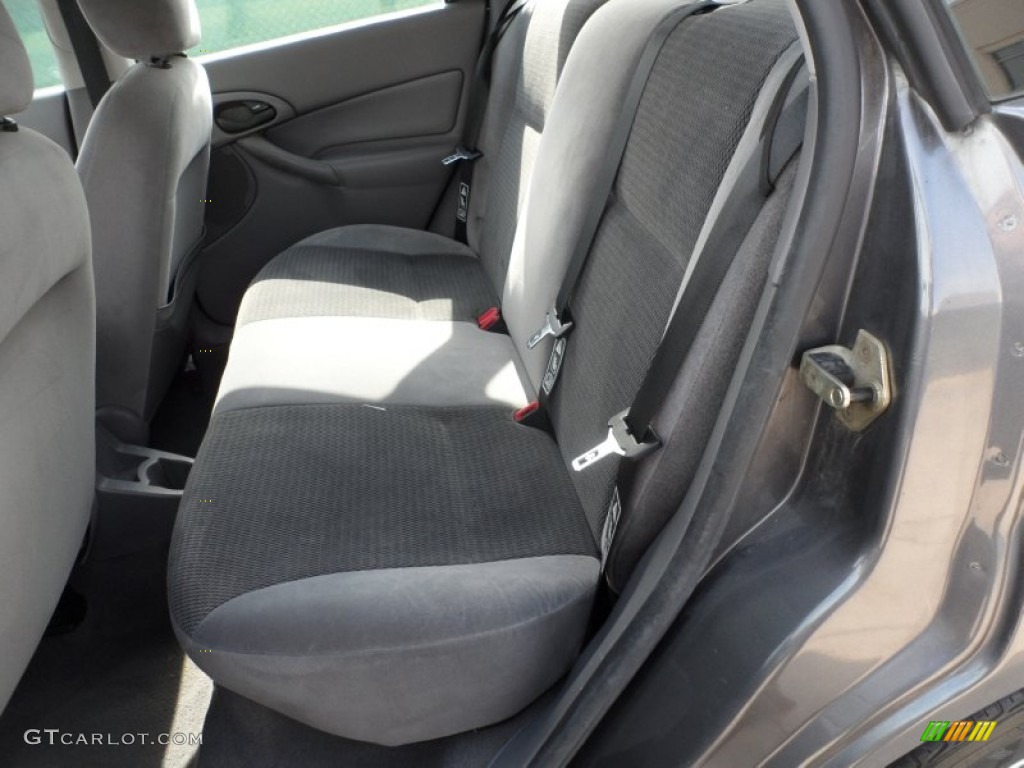2003 Focus SE Wagon - Liquid Grey Metallic / Medium Graphite photo #30