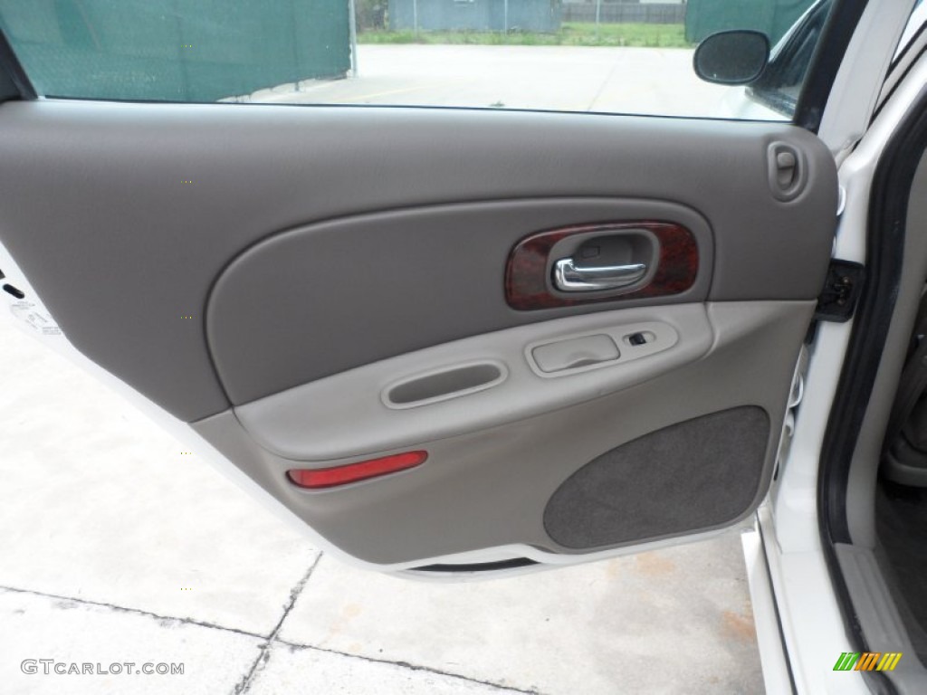 2003 Chrysler Concorde LXi Taupe Door Panel Photo #62065743