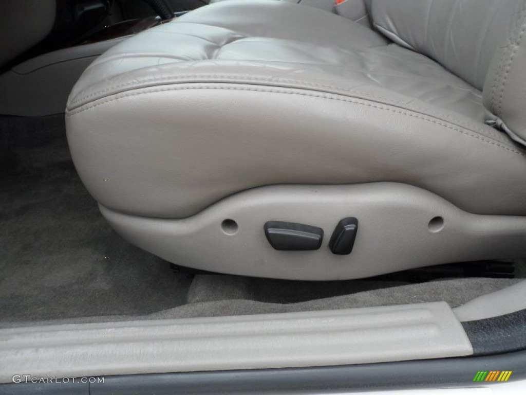 2003 Chrysler Concorde LXi Front Seat Photos
