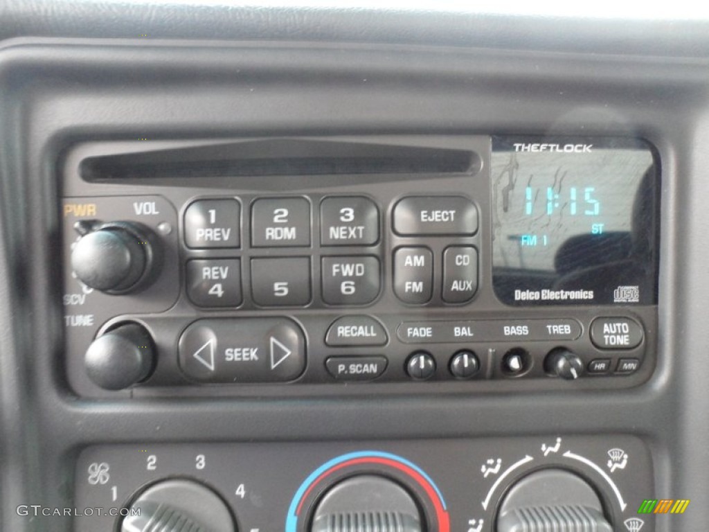 2001 Chevrolet Silverado 1500 LT Extended Cab Audio System Photos