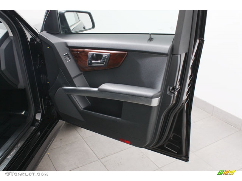 2011 GLK 350 4Matic - Black / Black photo #13