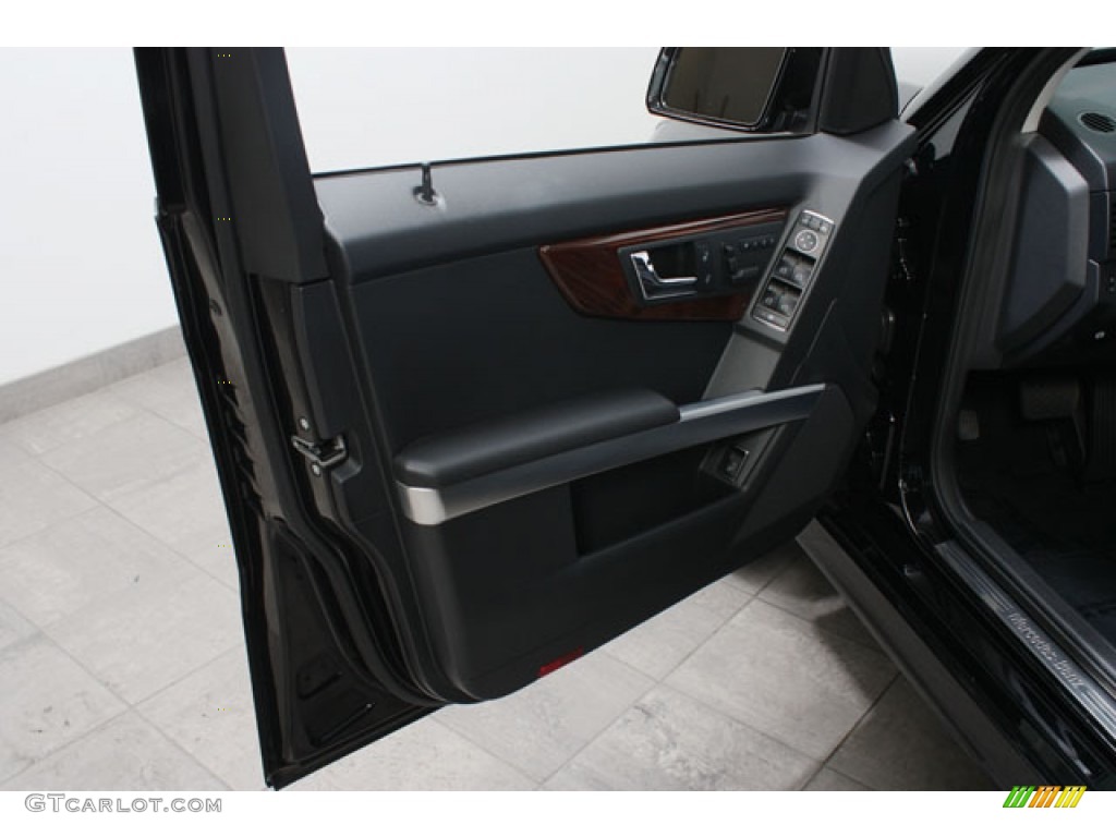 2011 GLK 350 4Matic - Black / Black photo #16