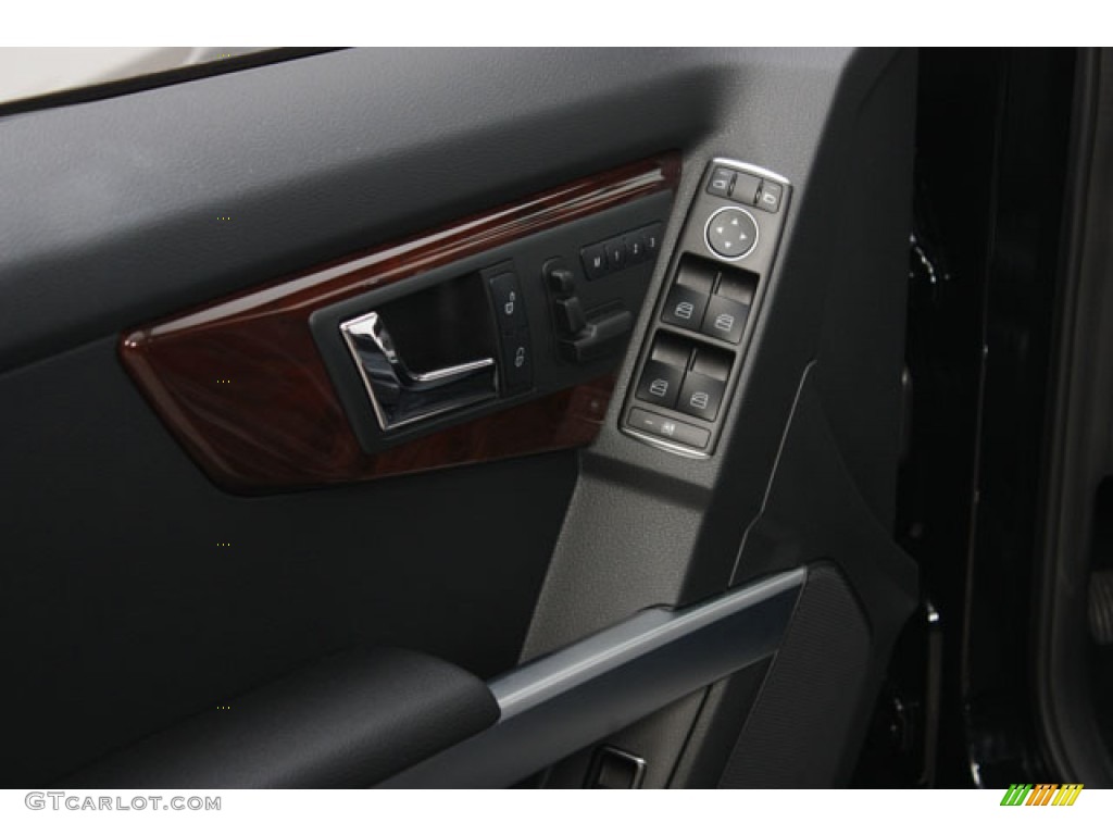 2011 GLK 350 4Matic - Black / Black photo #17