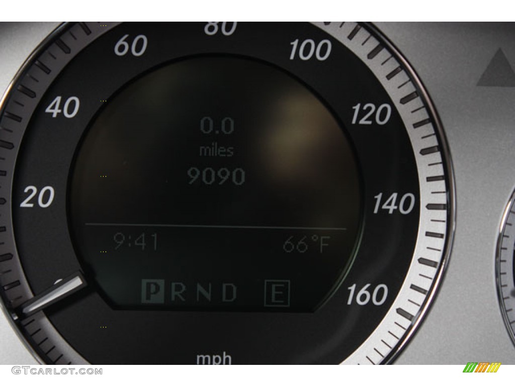 2011 GLK 350 4Matic - Black / Black photo #26