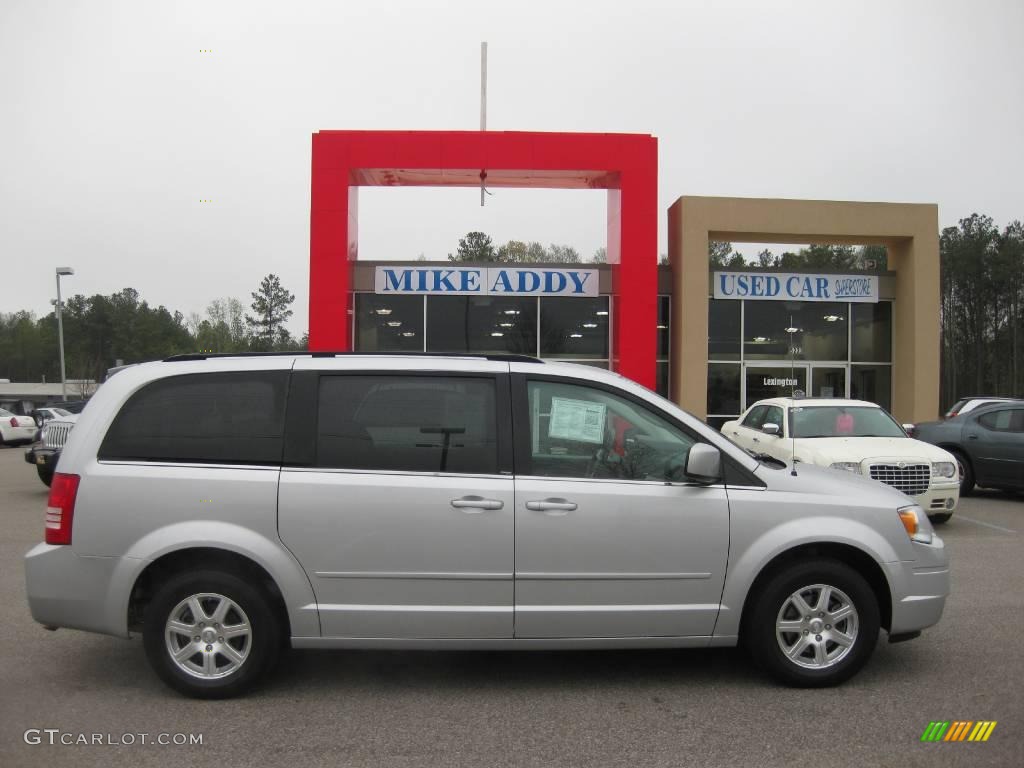 2008 Town & Country Touring - Bright Silver Metallic / Medium Slate Gray/Light Shale photo #4