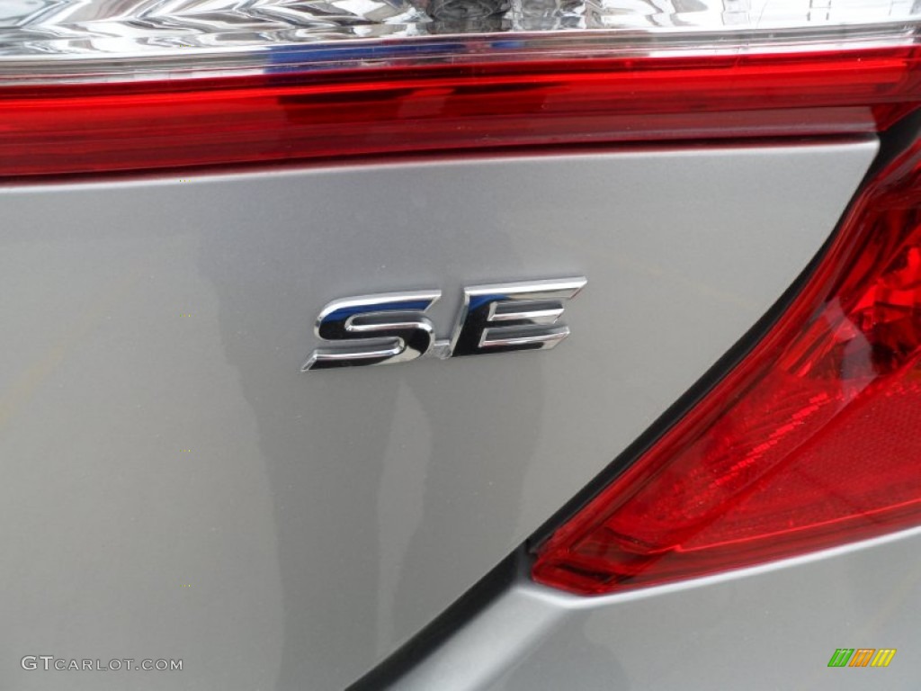 2012 Camry SE - Classic Silver Metallic / Black photo #16
