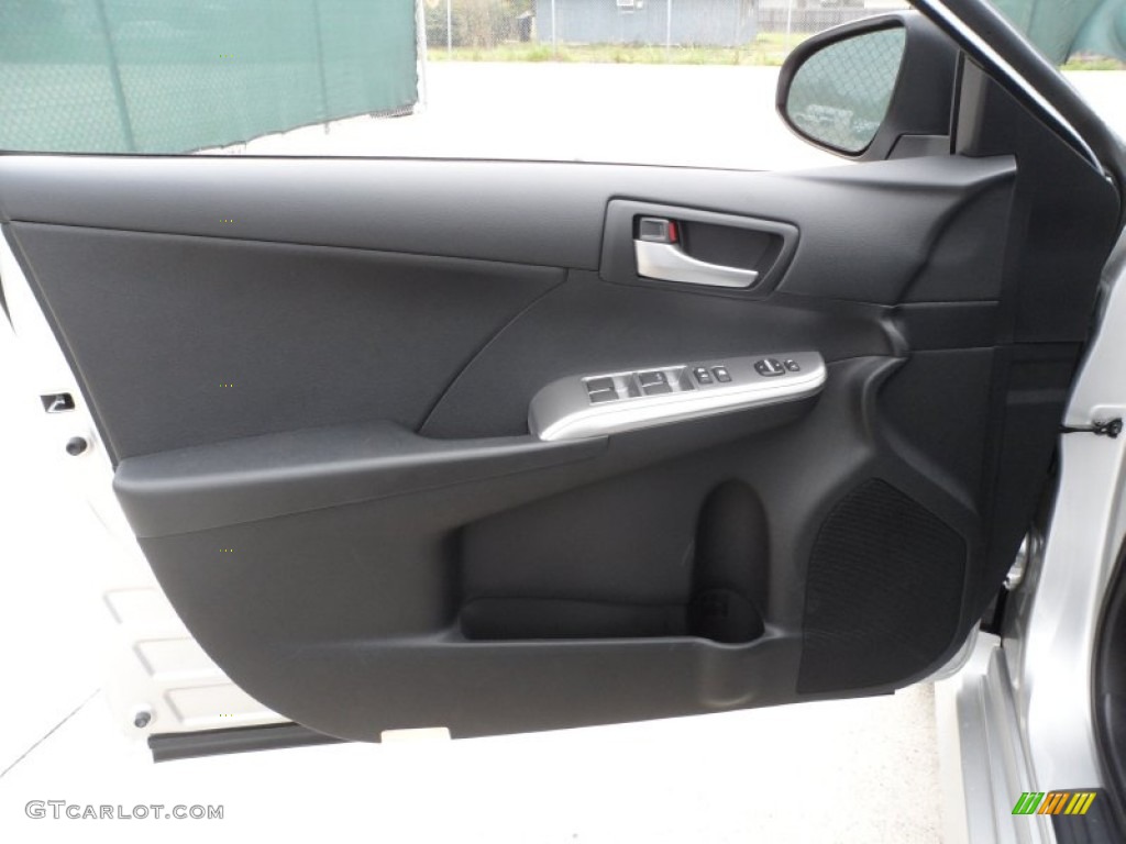 2012 Camry SE - Classic Silver Metallic / Black photo #22