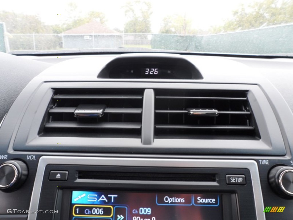 2012 Camry SE - Classic Silver Metallic / Black photo #29