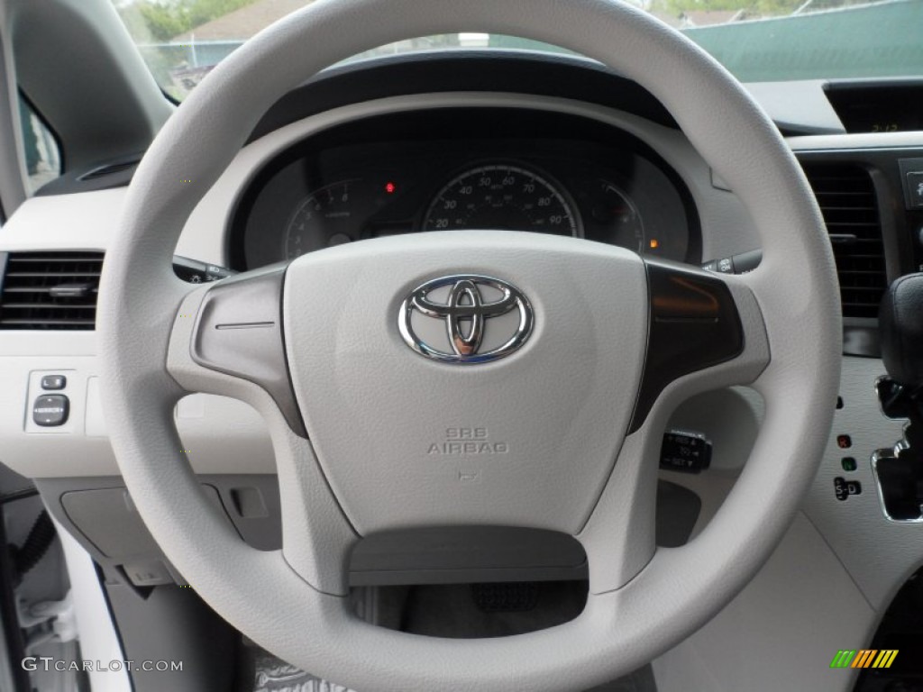2012 Toyota Sienna Standard Sienna Model Wheel Photo #62069966