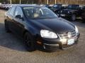 Black - Jetta SE Sedan Photo No. 3
