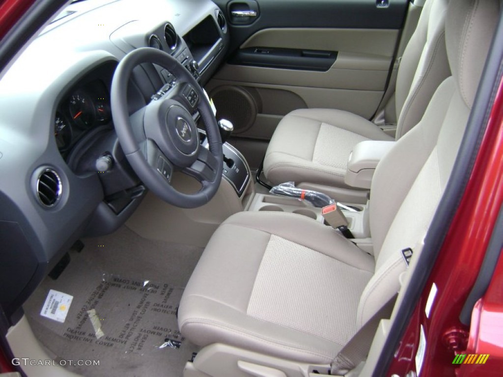 Dark Slate Gray Interior 2012 Jeep Patriot Latitude Photo #62074226