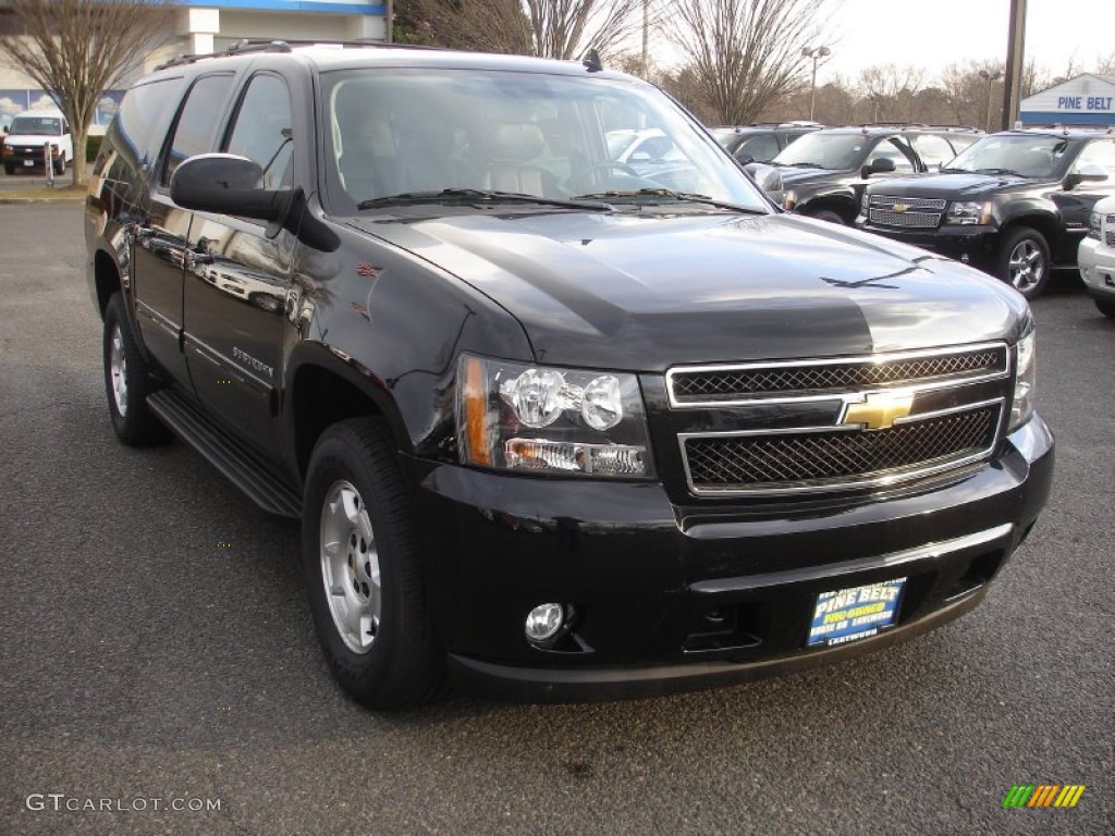 2011 Suburban LT 4x4 - Black / Ebony photo #3
