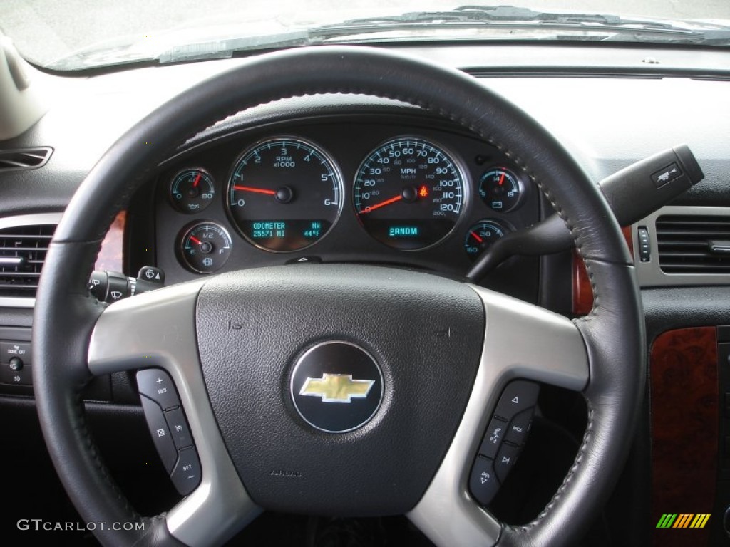 2011 Suburban LT 4x4 - Black / Ebony photo #14