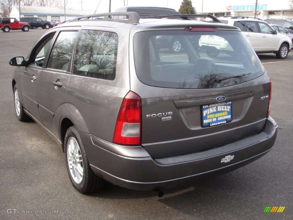 2005 Focus ZXW SES Wagon - Liquid Grey Metallic / Dark Flint/Light Flint photo #6