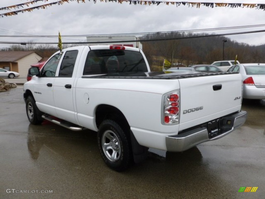 2004 Ram 1500 ST Quad Cab 4x4 - Bright White / Dark Slate Gray photo #3