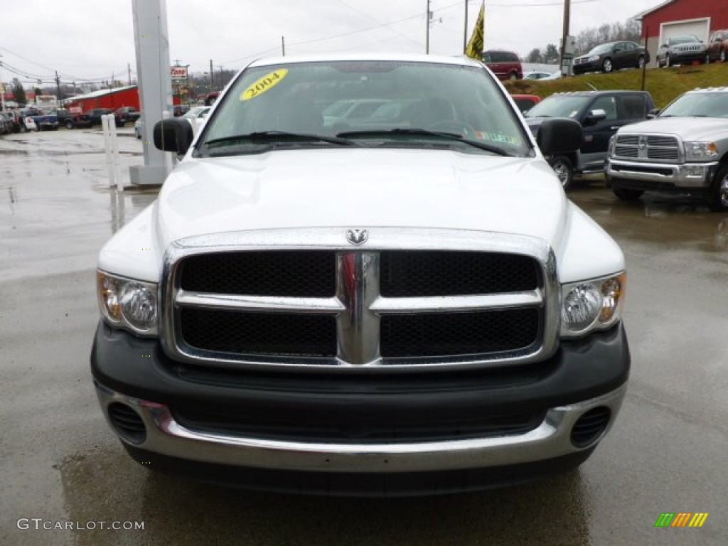 2004 Ram 1500 ST Quad Cab 4x4 - Bright White / Dark Slate Gray photo #8