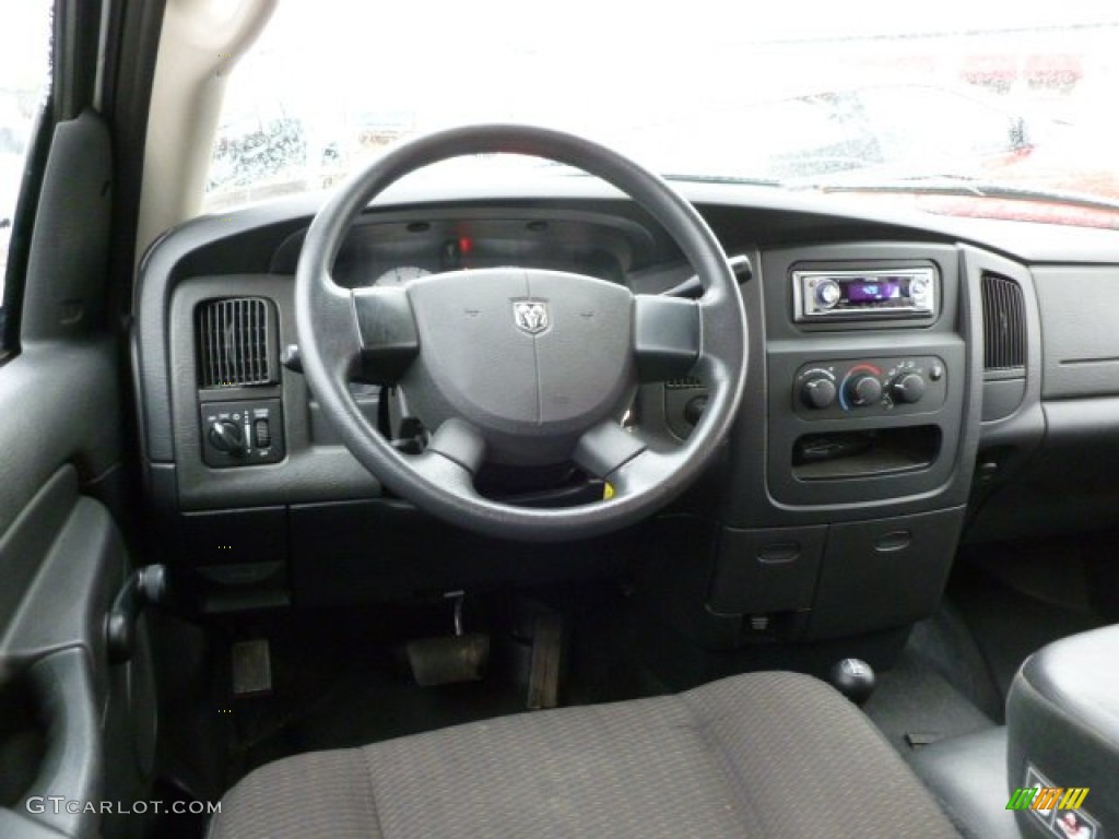 2004 Ram 1500 ST Quad Cab 4x4 - Bright White / Dark Slate Gray photo #14