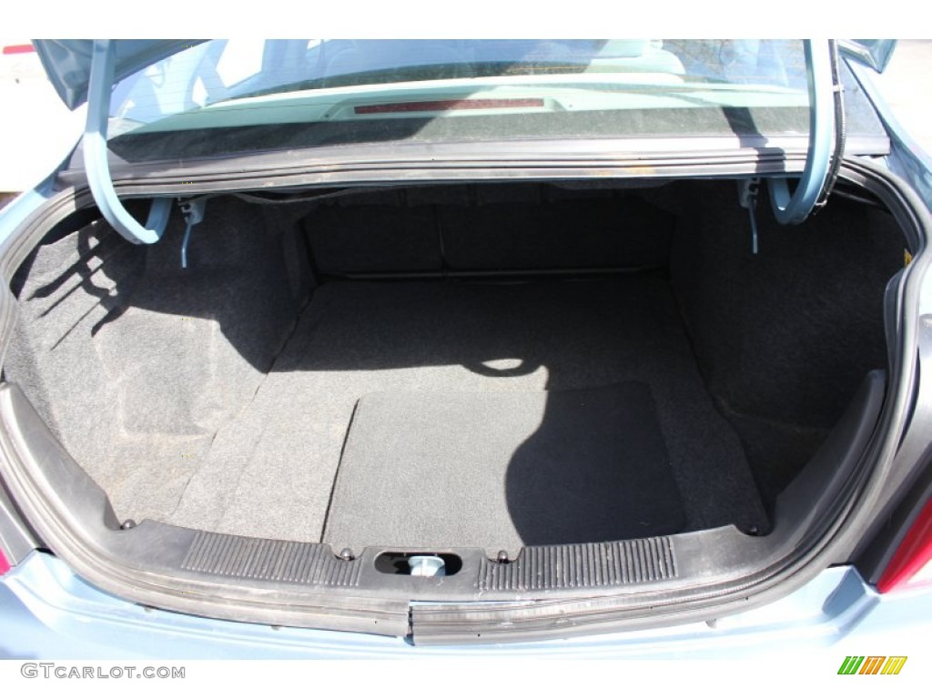 2006 Ford Taurus SEL Trunk Photo #62076041