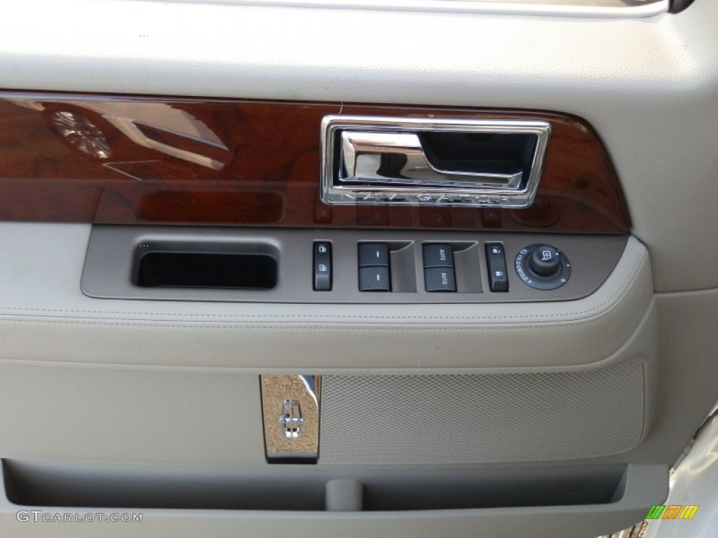 2012 Lincoln Navigator 4x4 Controls Photo #62080136
