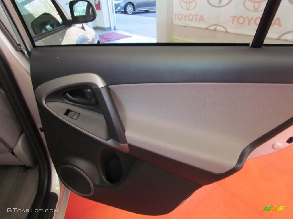 2007 RAV4 I4 - Classic Silver Metallic / Ash Gray photo #19