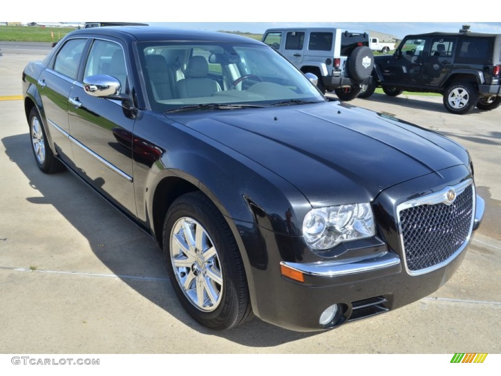 2010 Chrysler 300 Limited Exterior Photos
