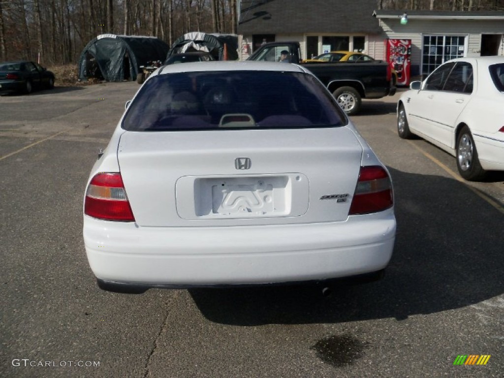 1994 Accord LX Sedan - Frost White / Beige photo #5