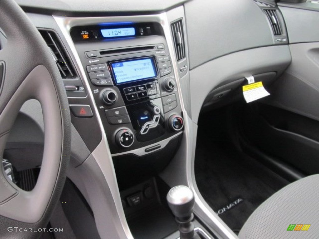 2012 Hyundai Sonata GLS Controls Photo #62084124