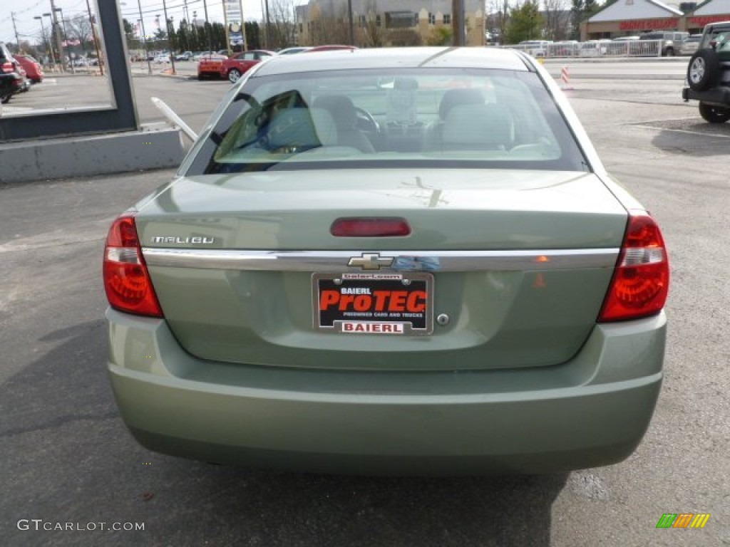 2005 Malibu Sedan - Silver Green Metallic / Neutral Beige photo #6