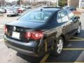 Black - Jetta SE Sedan Photo No. 6