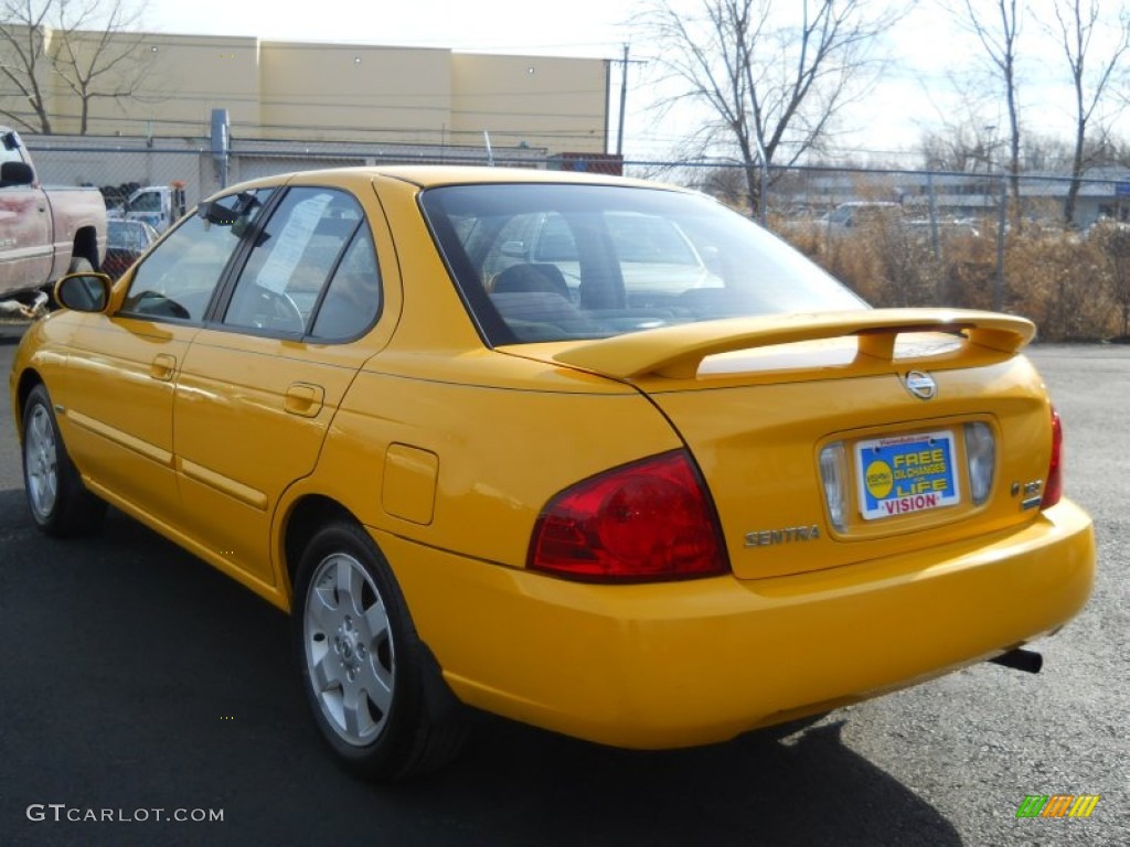 2006 Sentra 1.8 S Special Edition - Sunburst Yellow / Charcoal photo #17