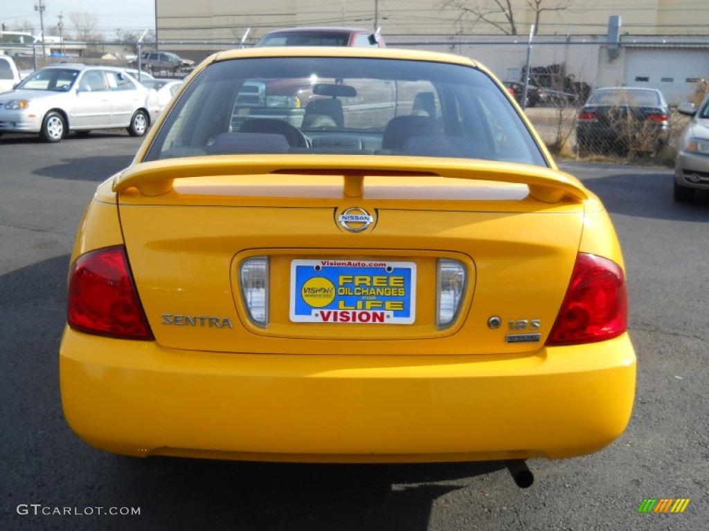 2006 Sentra 1.8 S Special Edition - Sunburst Yellow / Charcoal photo #18