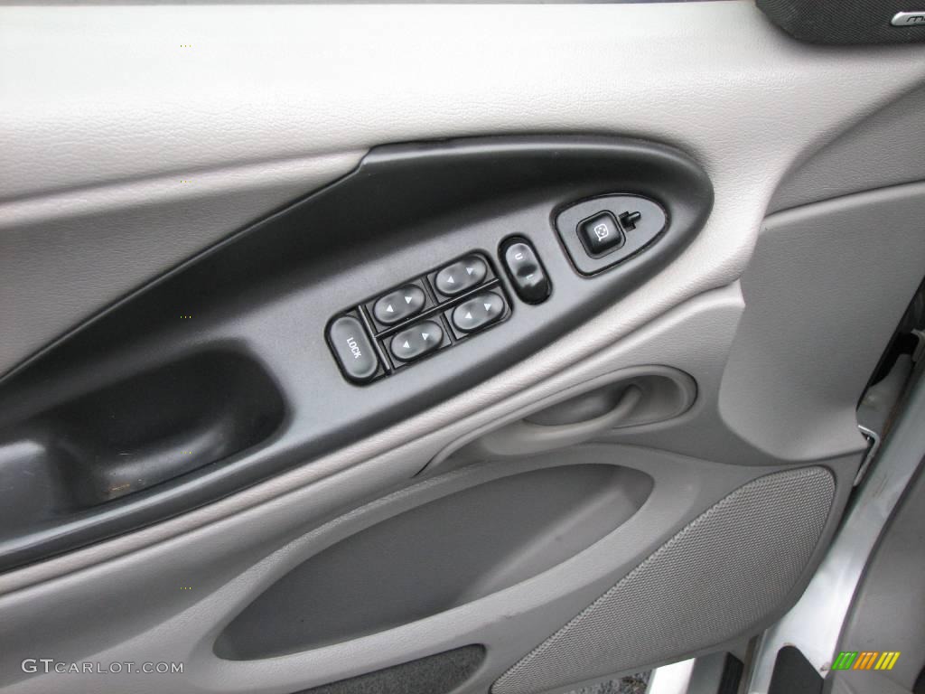 2004 Mustang GT Convertible - Silver Metallic / Medium Graphite photo #11