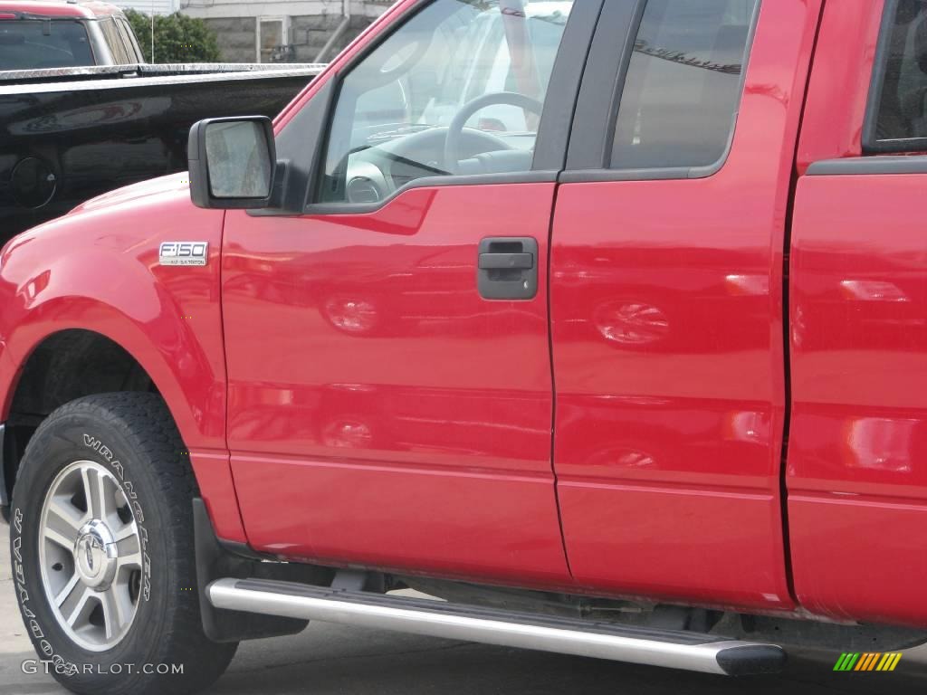 2005 F150 XLT SuperCab 4x4 - Bright Red / Medium Flint/Dark Flint Grey photo #4