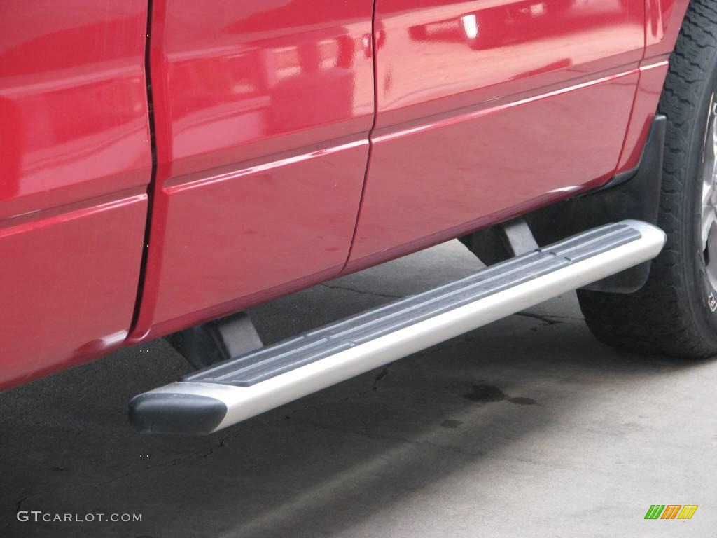 2005 F150 XLT SuperCab 4x4 - Bright Red / Medium Flint/Dark Flint Grey photo #7