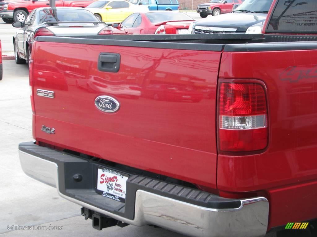 2005 F150 XLT SuperCab 4x4 - Bright Red / Medium Flint/Dark Flint Grey photo #8