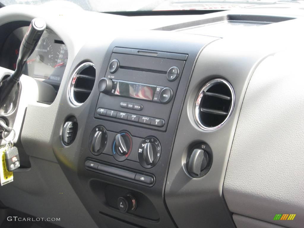 2005 F150 XLT SuperCab 4x4 - Bright Red / Medium Flint/Dark Flint Grey photo #19