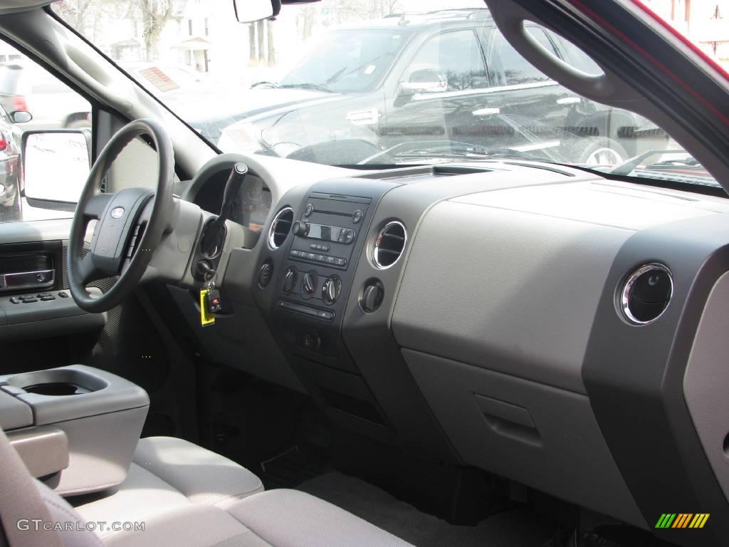 2005 F150 XLT SuperCab 4x4 - Bright Red / Medium Flint/Dark Flint Grey photo #20